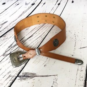 ⚡️Vintage Ginnie Johansen leather cowgirl belt